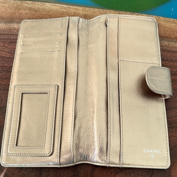 Chanel French Purse. - Picture 10 of 15